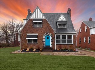 3871 Mayfield Rd, Cleveland Heights, OH 44121