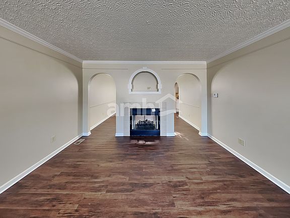 5th image of 164 Knights Bridge Dr E