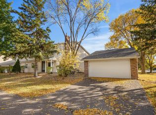 9340 Ranchview Ln N, Maple Grove, MN 55369