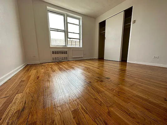 Rented by Premier One Realty LLC | media 4