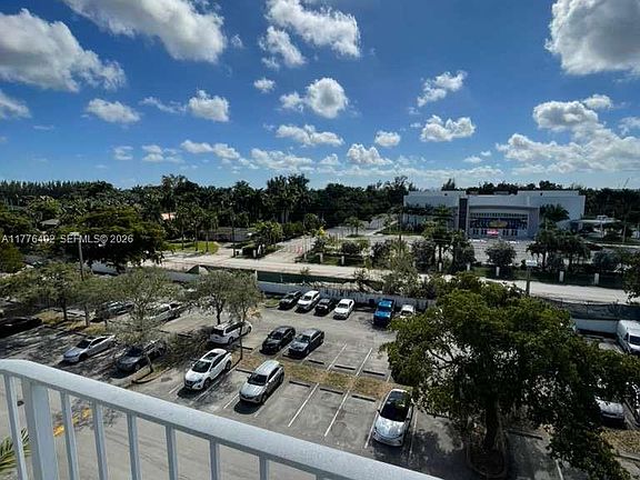 4th image of 496 NW 165th Street Rd APT D611