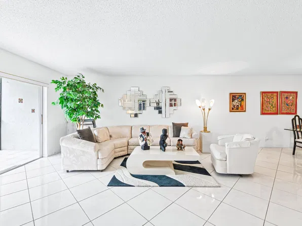 6260 S FALLS CIR Drive #303, Lauderhill, FL 33319
