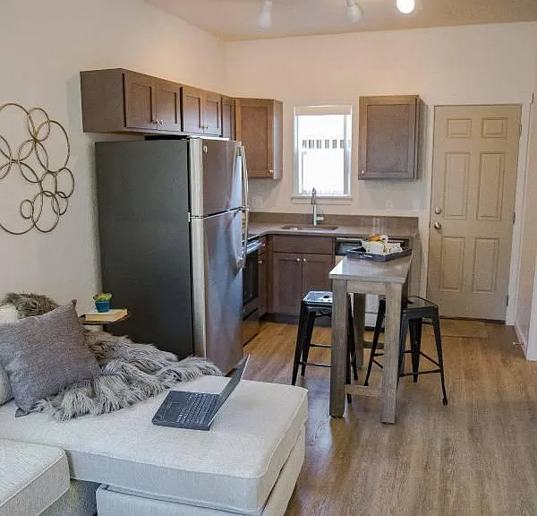 598 W Cherry Ln — Photo 3