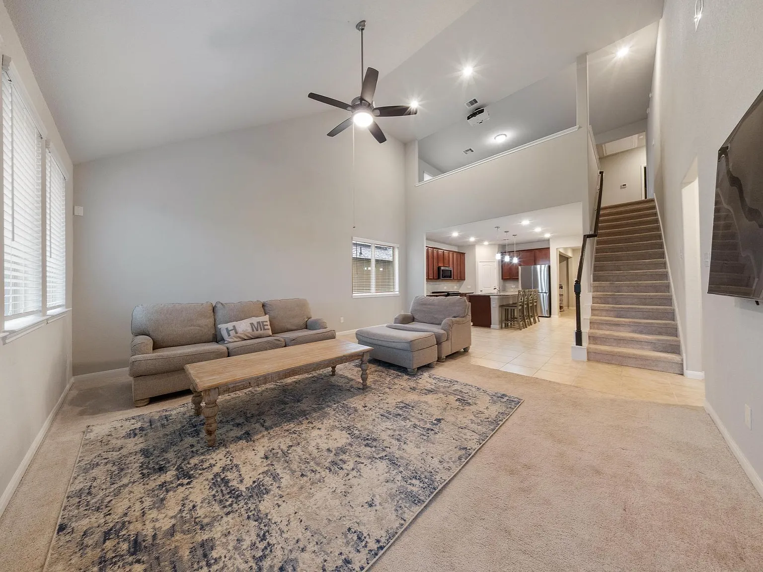 4 bed, 3.5 bath, 2960 sqft, $2,600 — Photo 4