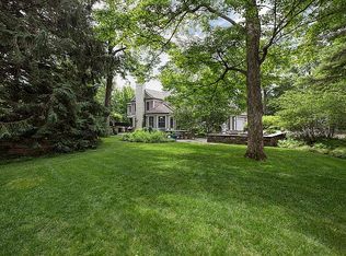 550 Spruce Ave, Lake Forest, IL 60045