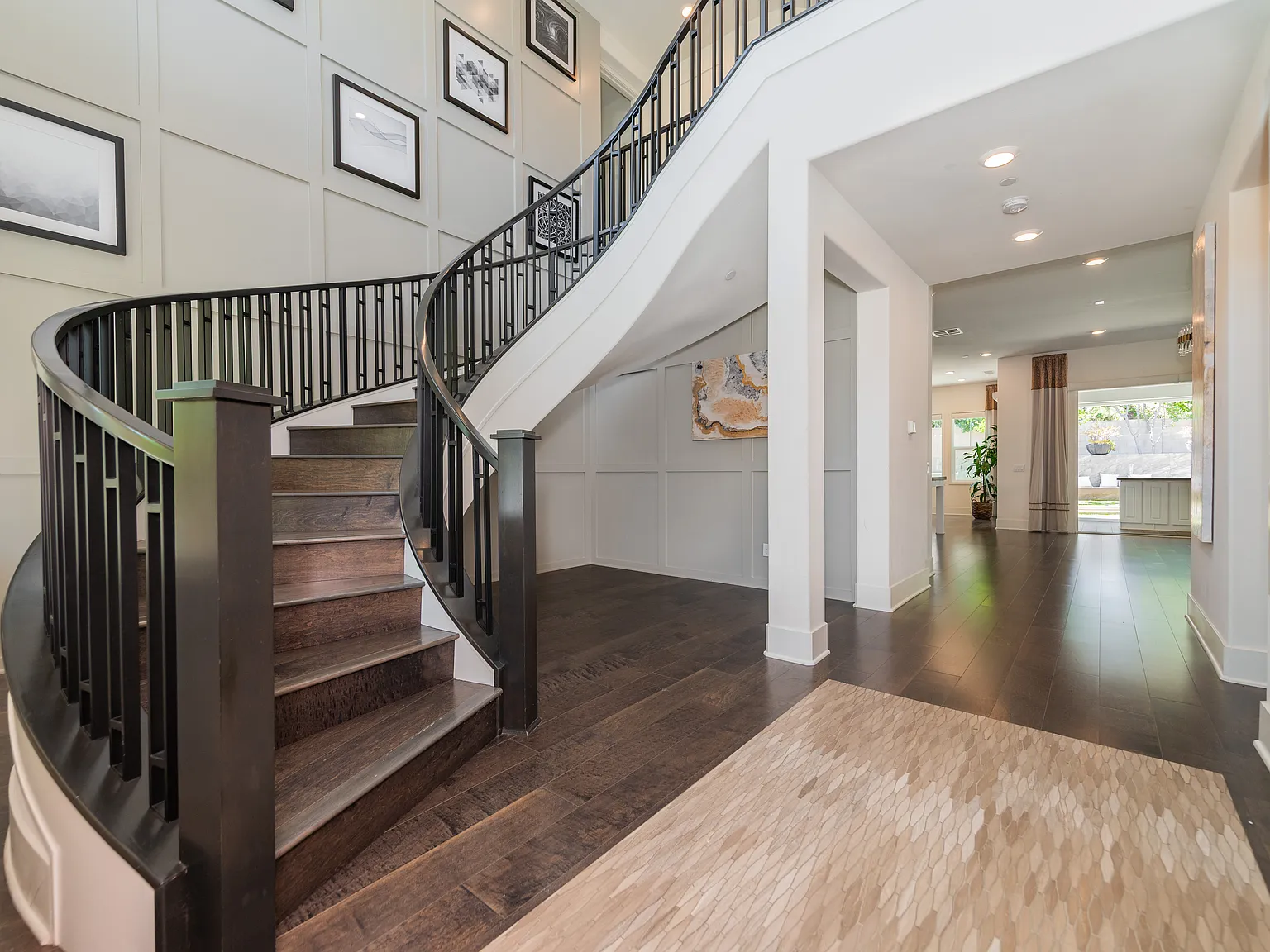 4 bed, 4357 sqft, $9,000 — Photo 2