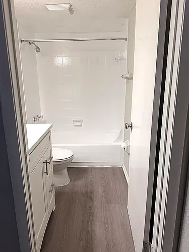 The Apartments at Oak Creek — Photo 17