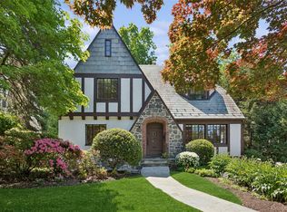 51 Vine Rd, Larchmont, NY 10538