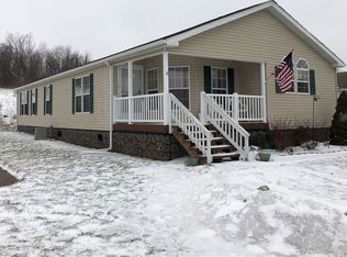 4284 Canalside Dr, Palmyra, NY 14522