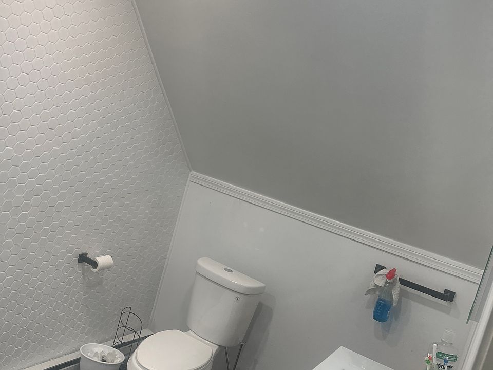 1st image of 525 Cottage St #3