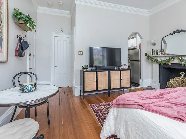 74 Mount Vernon St #1F — Photo 6