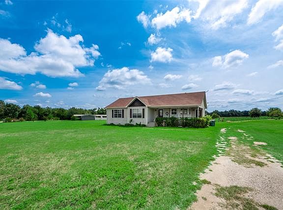 3rd image of 210 County Road 136