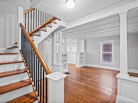 5th image of 4333 Bell St