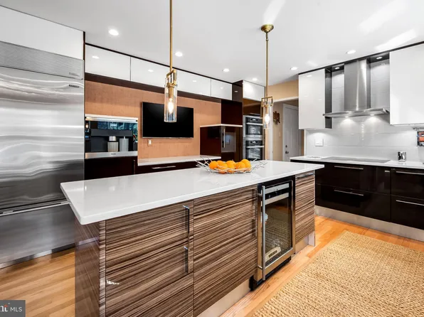 2711 Moores Valley Dr, Baltimore, MD 21209