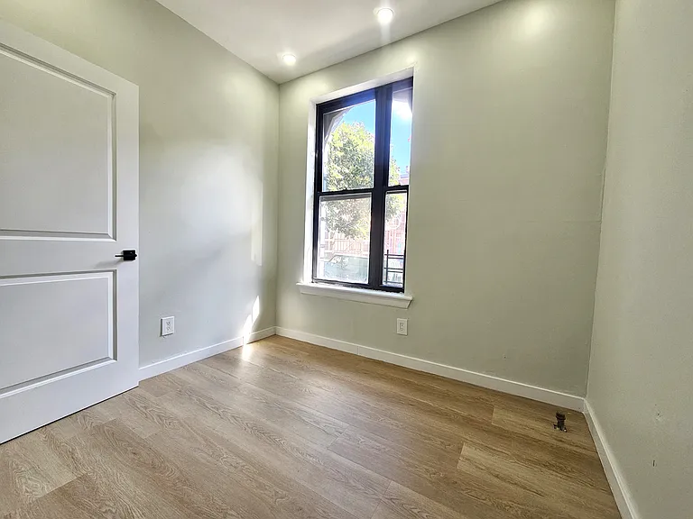 519 W 160th St #2A — Photo 11