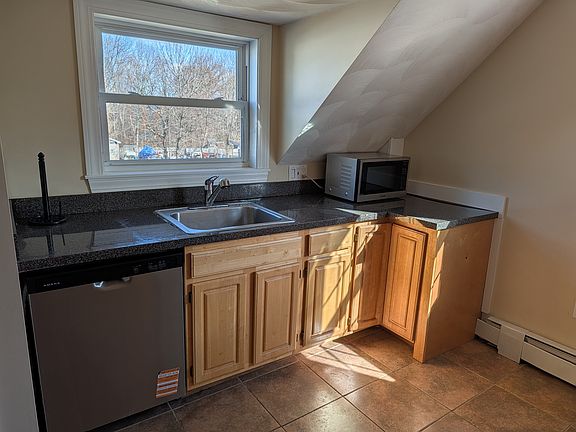 2nd image of 166 Bedford Rd #2