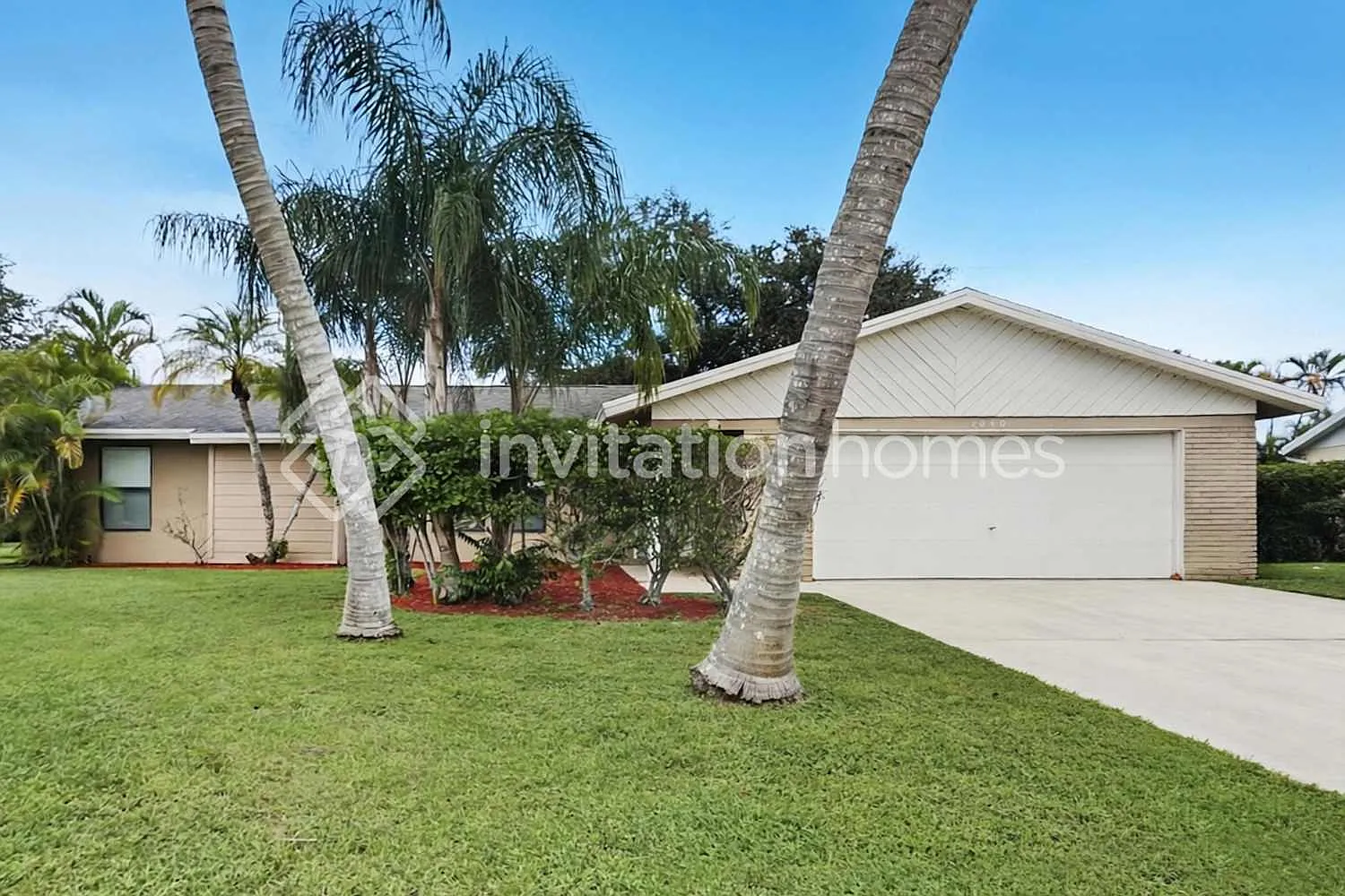 1040 Grandview Cir Royal Palm Beach, FL 33411 — Photo 1