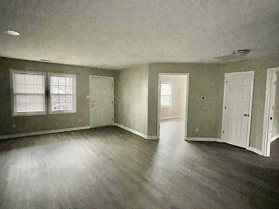 5th image of 919 Arlington Ave