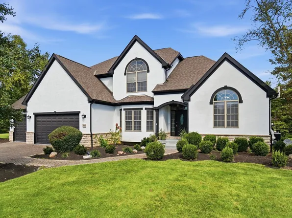 2610 Woodland Glen Dr, Powell, OH 43065
