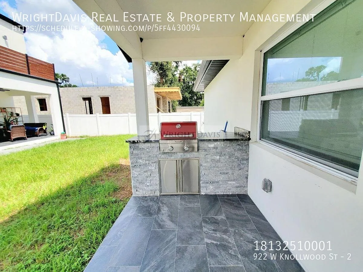 Modern 1/1 Home Just Two Blocks from ZooTampa! — Photo 4