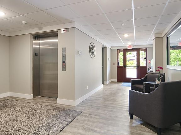 5th image of 825 W 7th St #416
