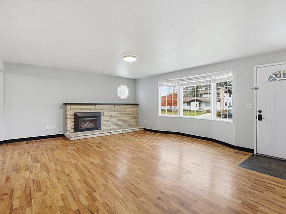 5th image of 5007 W Rosewood Ave