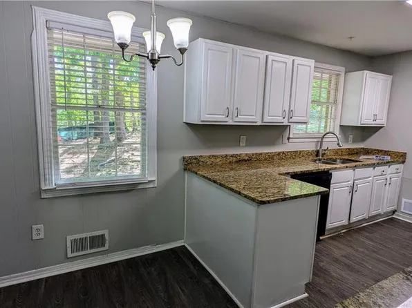 3043 Orbit Cir, Ellenwood, GA 30294