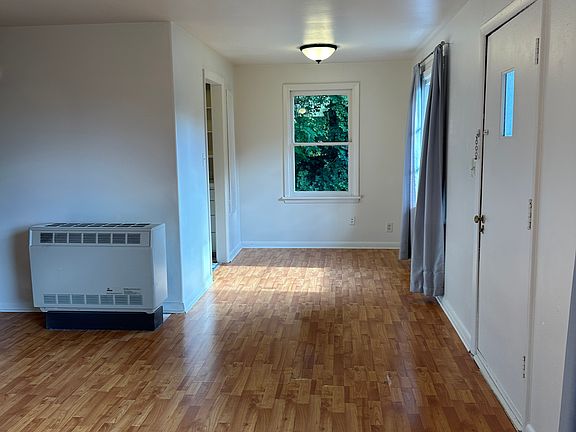 2nd image of 1216 8th Ave SE