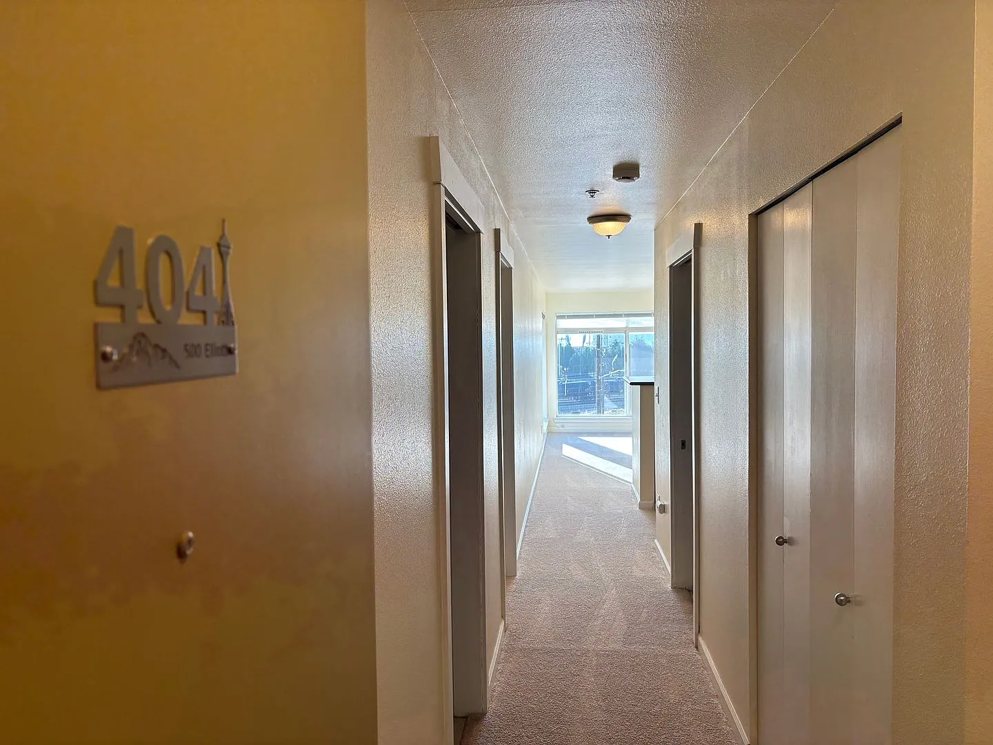 500 Elliott Ave W — Photo 2
