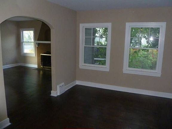 5th image of 864 E Taylor St