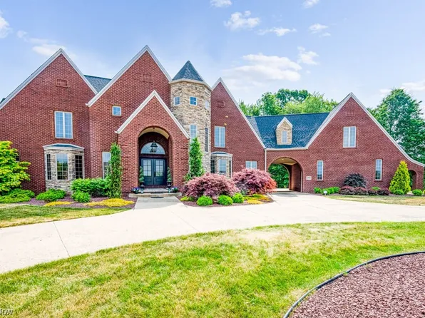 7885 Capri Ct, Poland, OH 44514