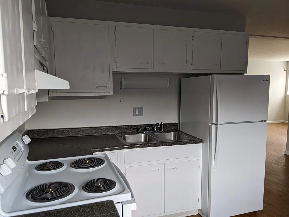 Building Photo - 1615 Nottingham Ave #101