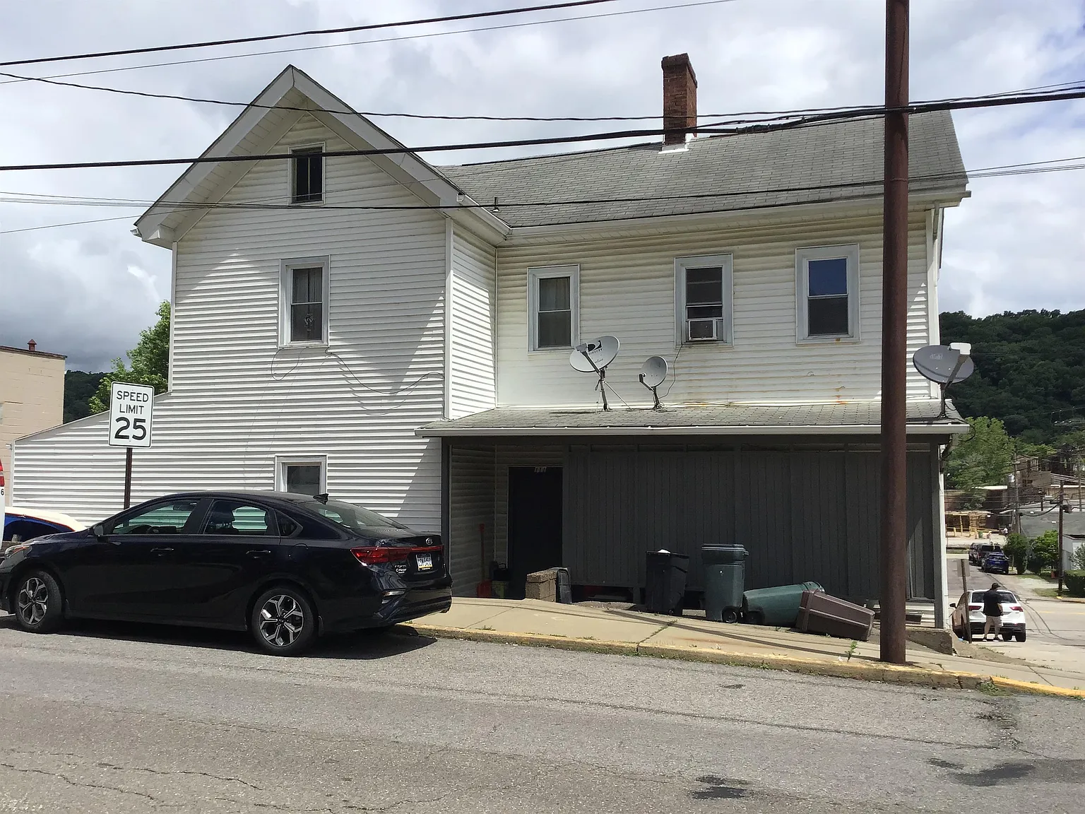 111 Chess St APT B photo 1