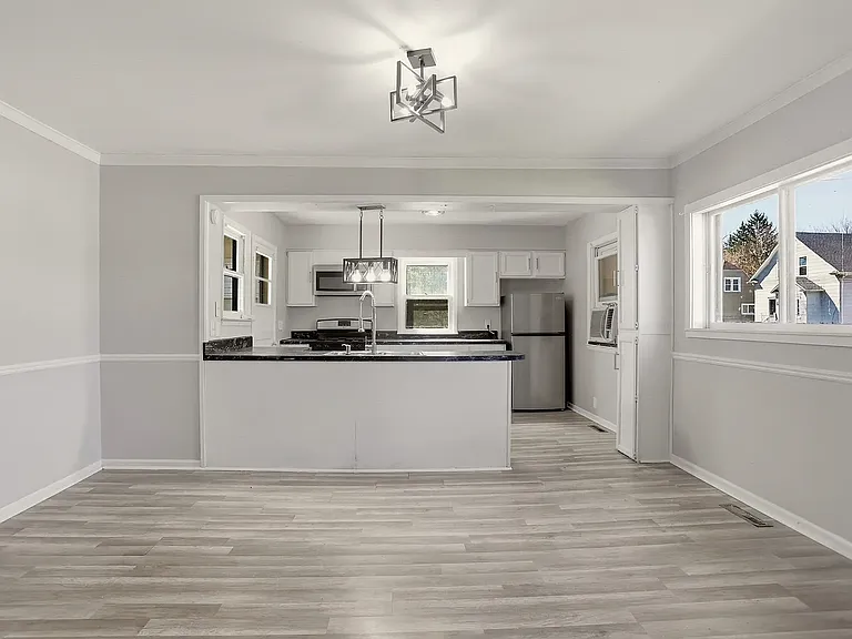 723 Union Ave — Photo 6
