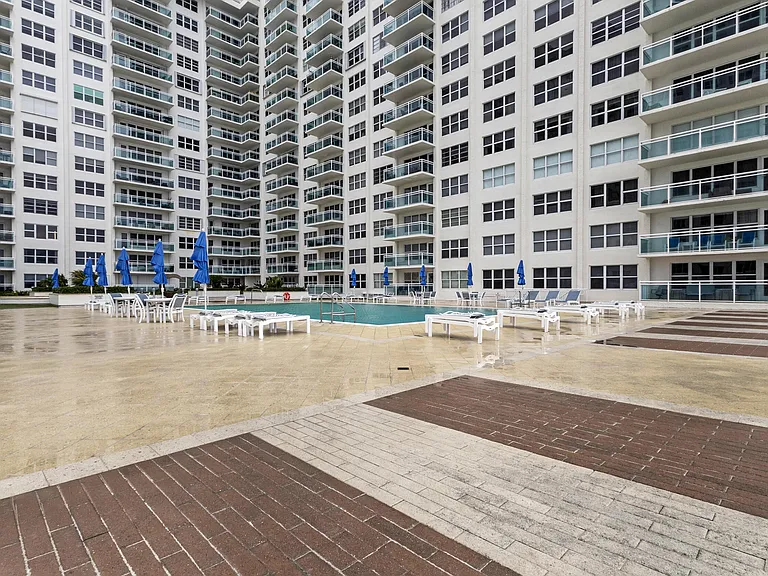 3900 Galt Ocean Dr #2114 — Photo 46