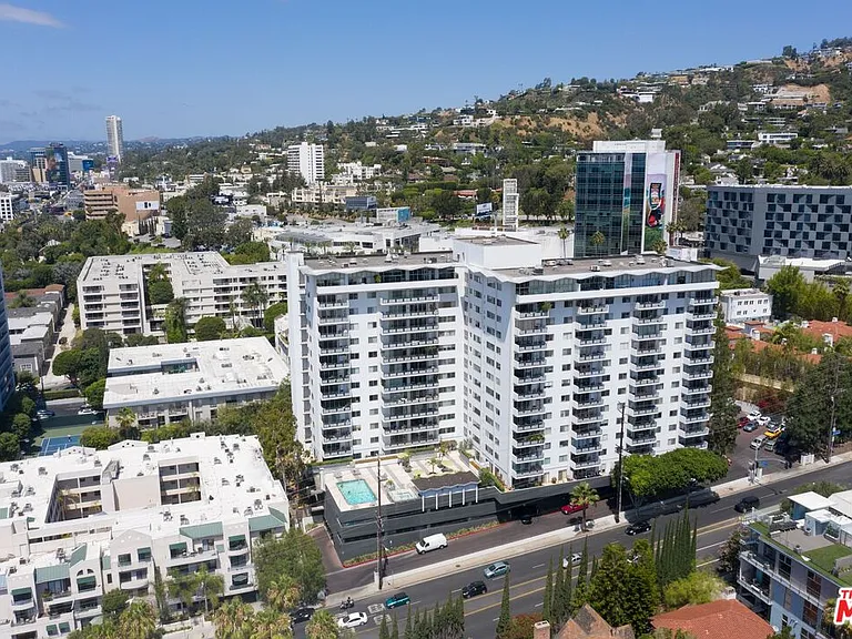 1155 N La Cienega Blvd #1 — Photo 27
