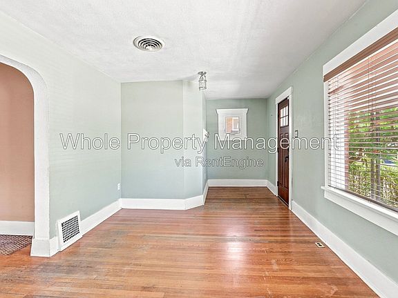 3rd image of 3044 W Clyde Pl