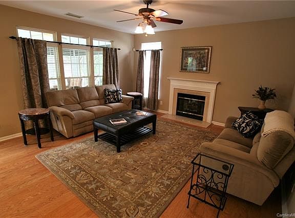 5th image of 8218 Lynnewood Glen Dr
