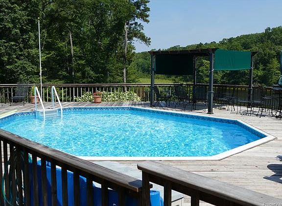 3rd image of 8221 Mill Pond Dr