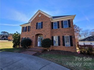 946 44th Ave, Hickory, NC 28601