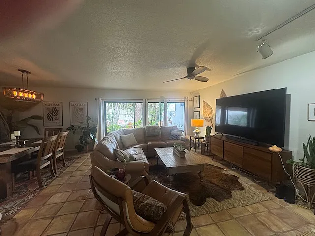 1112 W Targa Ct — Photo 2
