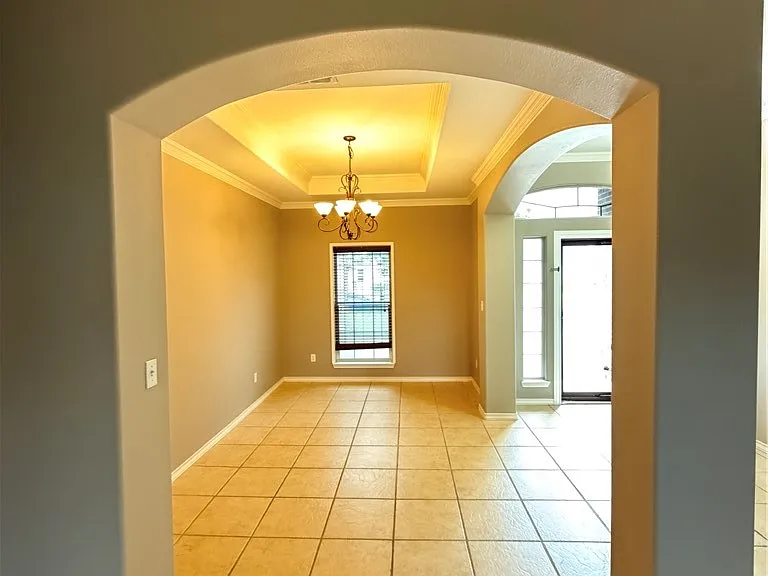6230 Queen Jane St — Photo 2