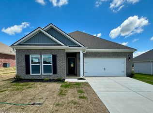 32 Pickwick Pl, Byhalia, MS 38611