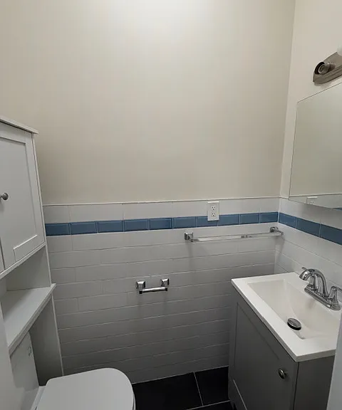6035 Tyndall Ave #2 — Photo 4