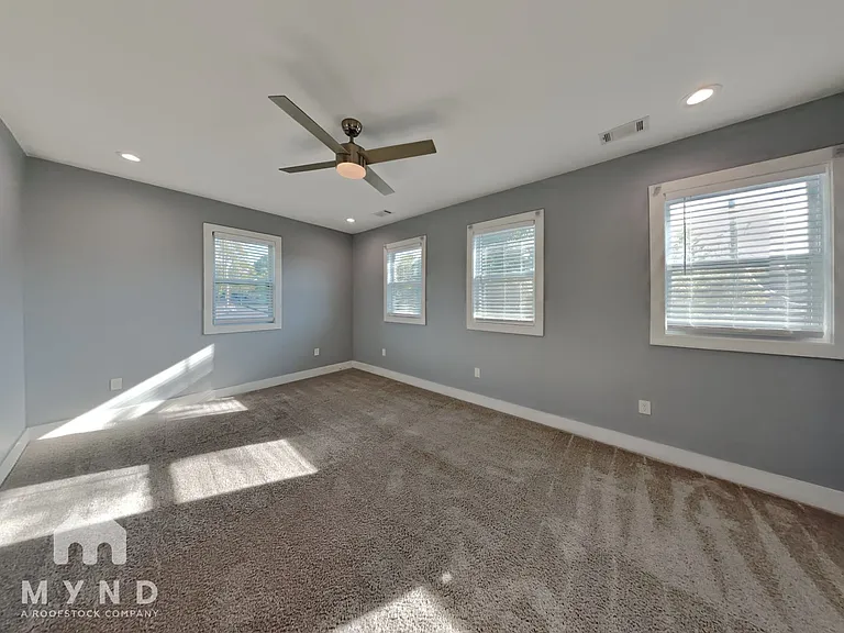 629 Windsor St SW — Photo 8