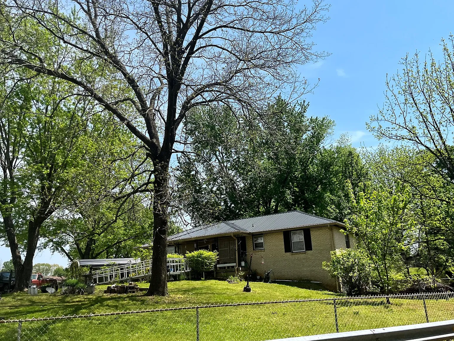 316 Chateauroux Dr photo 1