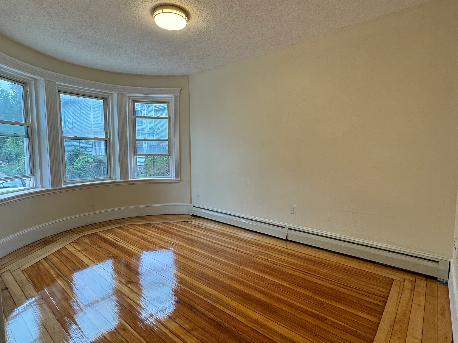 3 bed, $3,200 — Photo 2