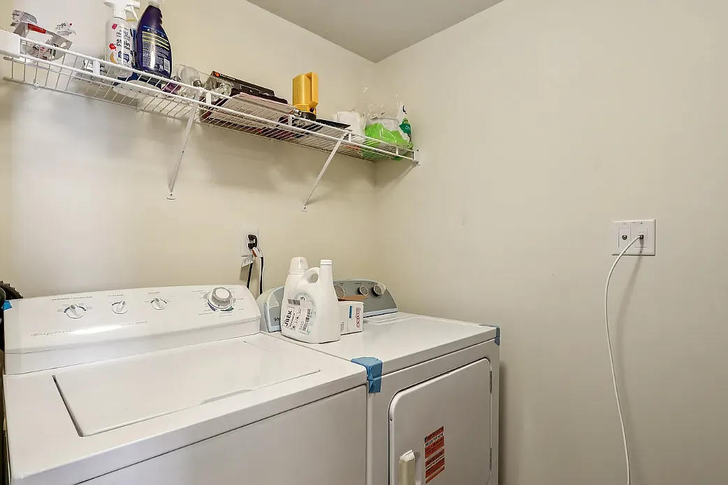 2 bed, 1800 sqft, $3,995 — Photo 4