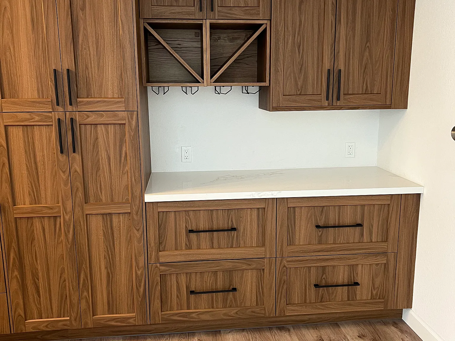 2 bed, 824 sqft, $4,000 — Photo 3