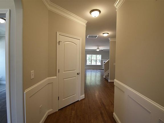 Entrance with optional study